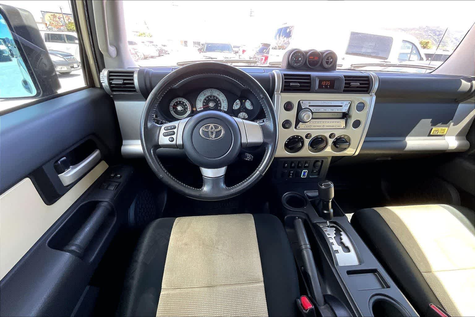 Thumbnail: 2010 Toyota FJ Cruiser - 14