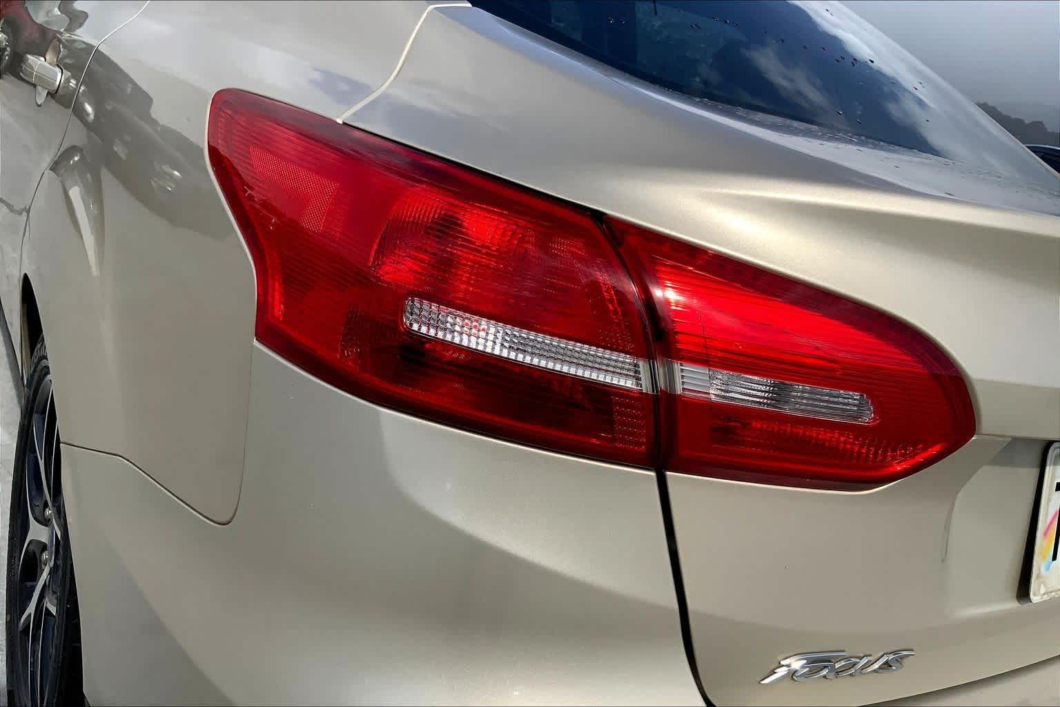 Thumbnail: 2017 Ford Focus - 32