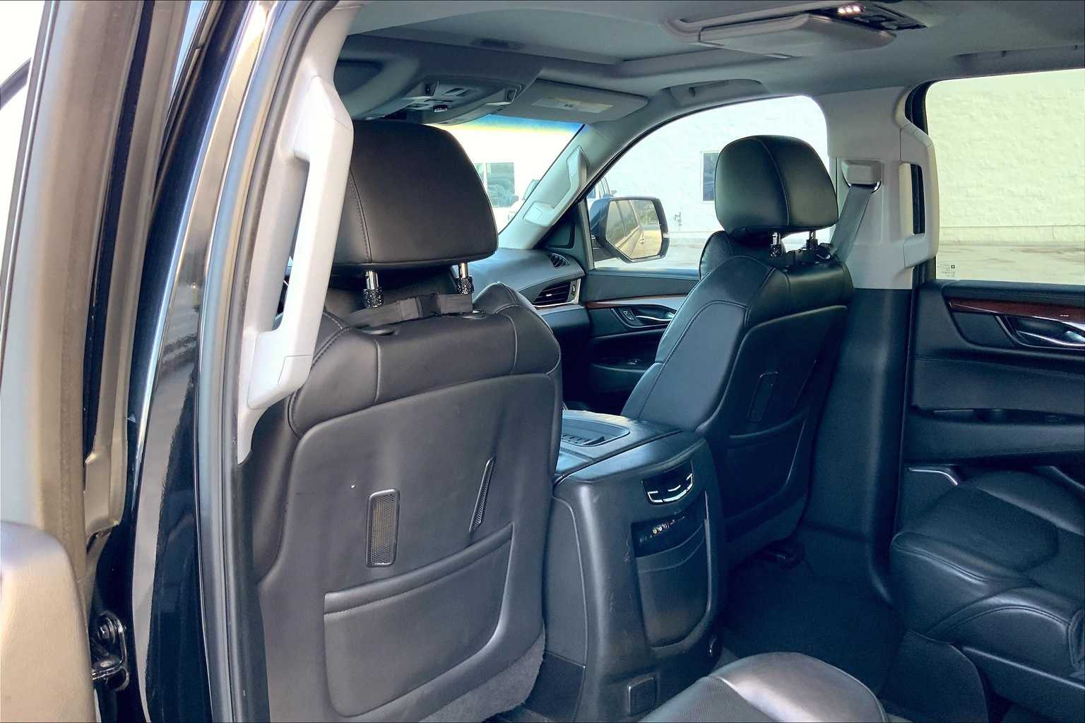Thumbnail: 2015 Cadillac Escalade - 12