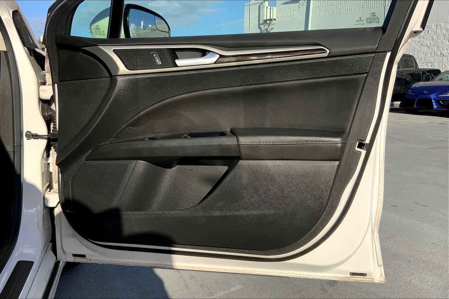 Thumbnail: 2015 Ford Fusion - 28