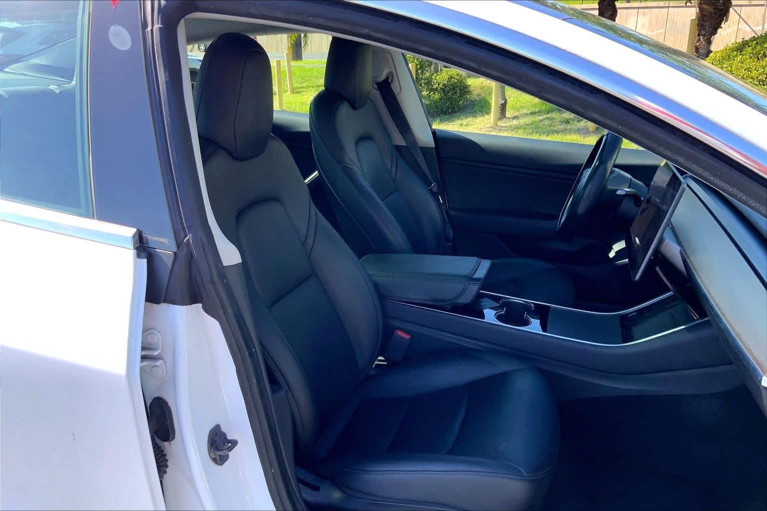 Thumbnail: 2019 Tesla Model 3 - 13