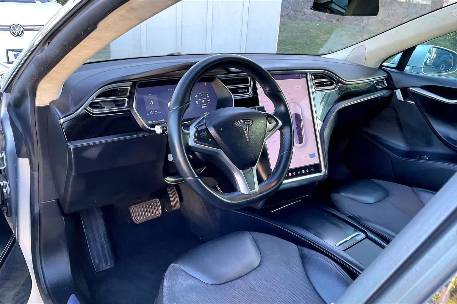 Used 2016 Tesla Model S 70 with VIN 5YJSA1E11GF133696 for sale in Honolulu, HI