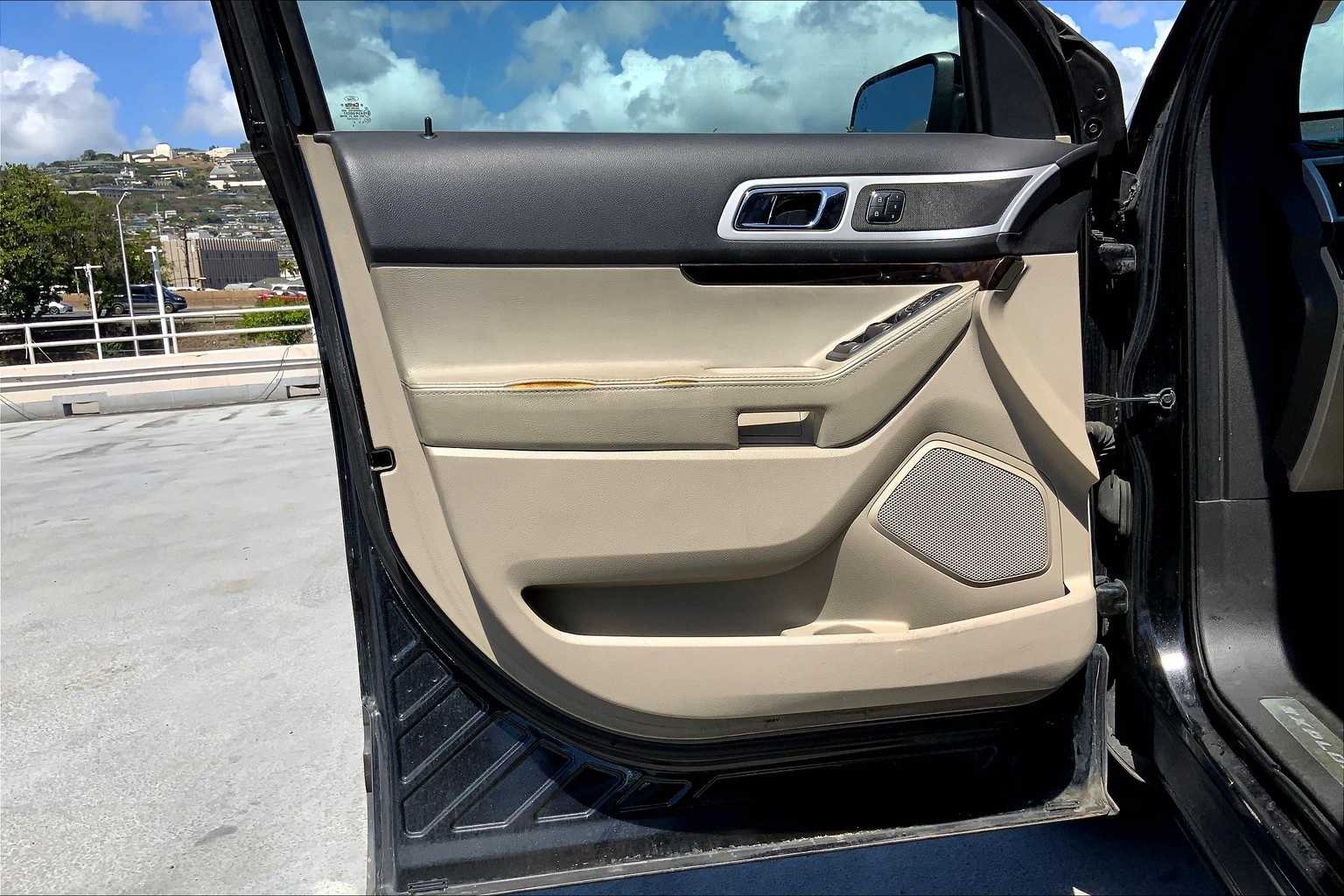 Thumbnail: 2014 Ford Explorer - 27