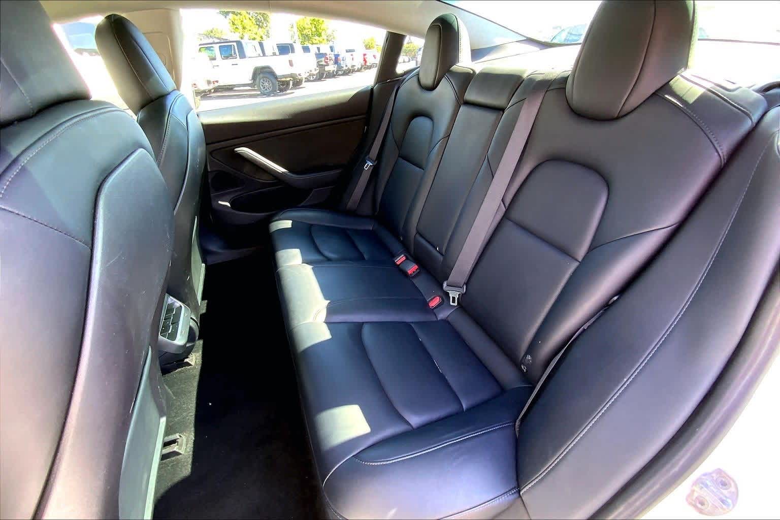 Thumbnail: 2019 Tesla Model 3 - 29