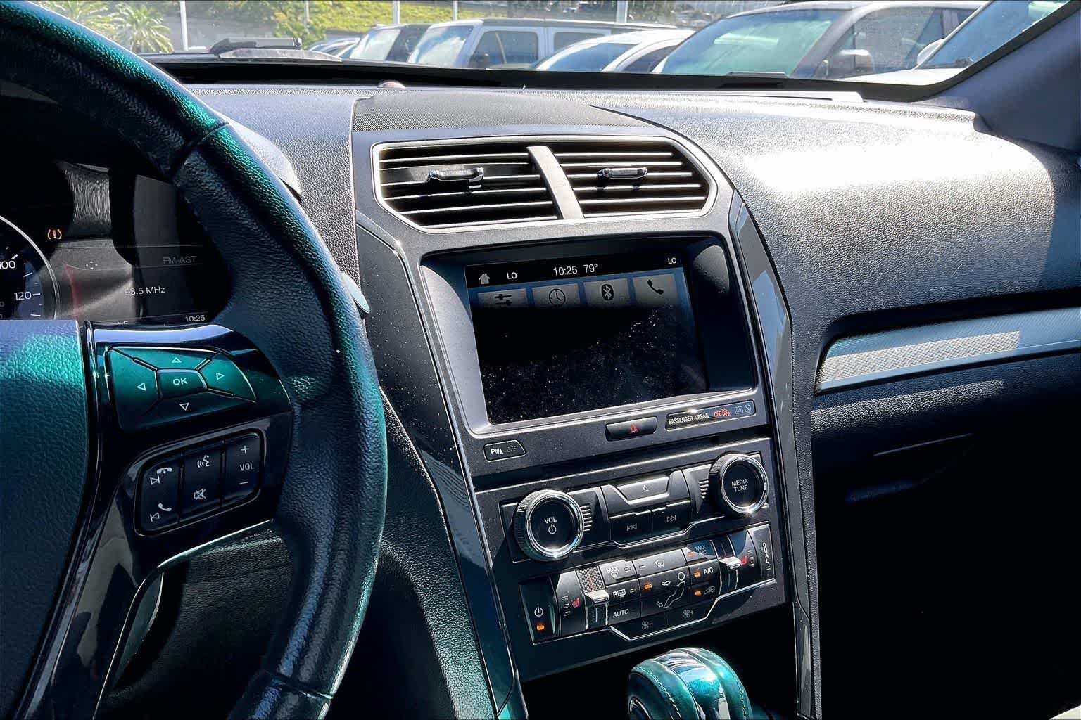 Thumbnail: 2018 Ford Explorer - 15