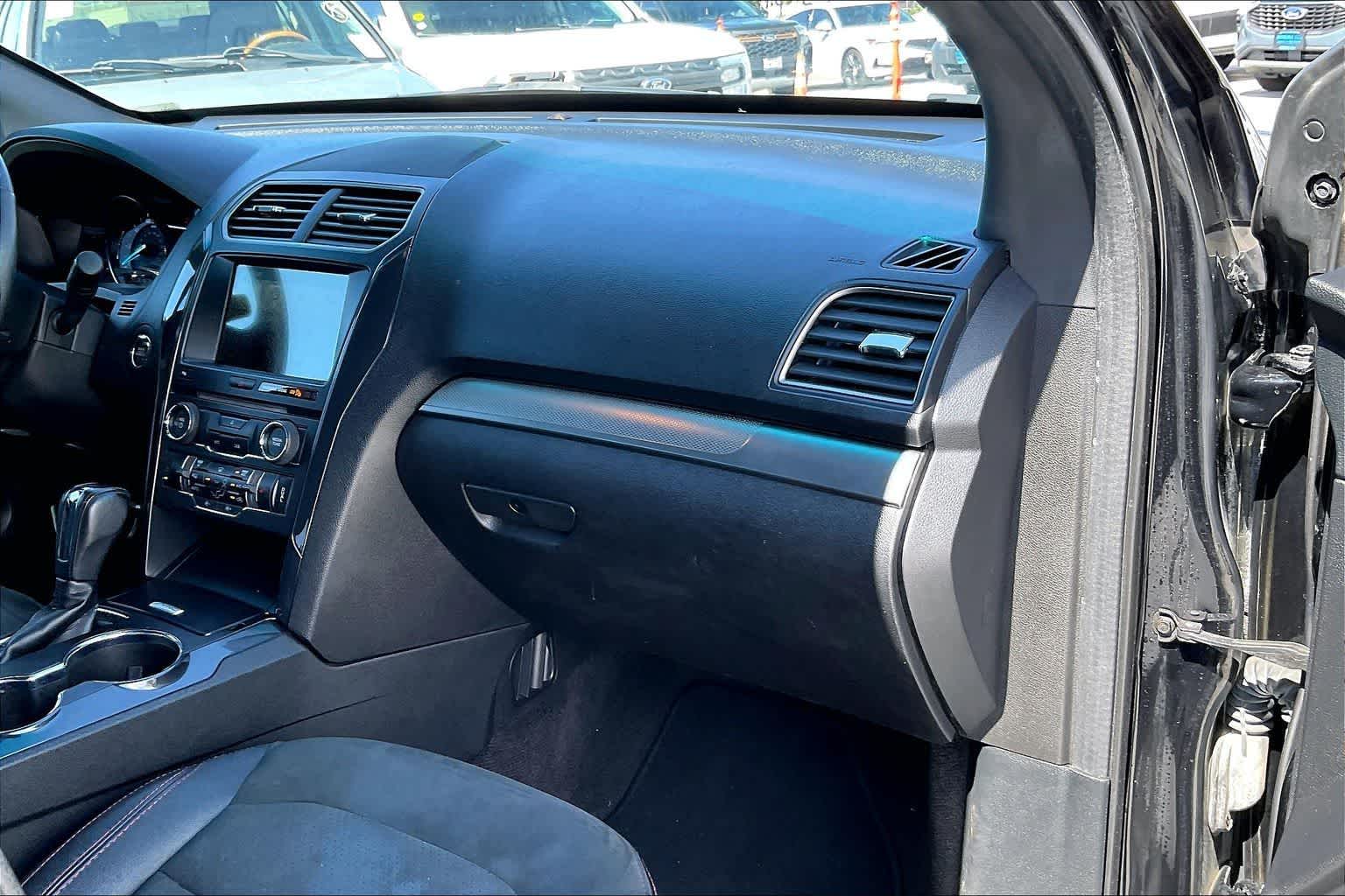 Thumbnail: 2018 Ford Explorer - 23