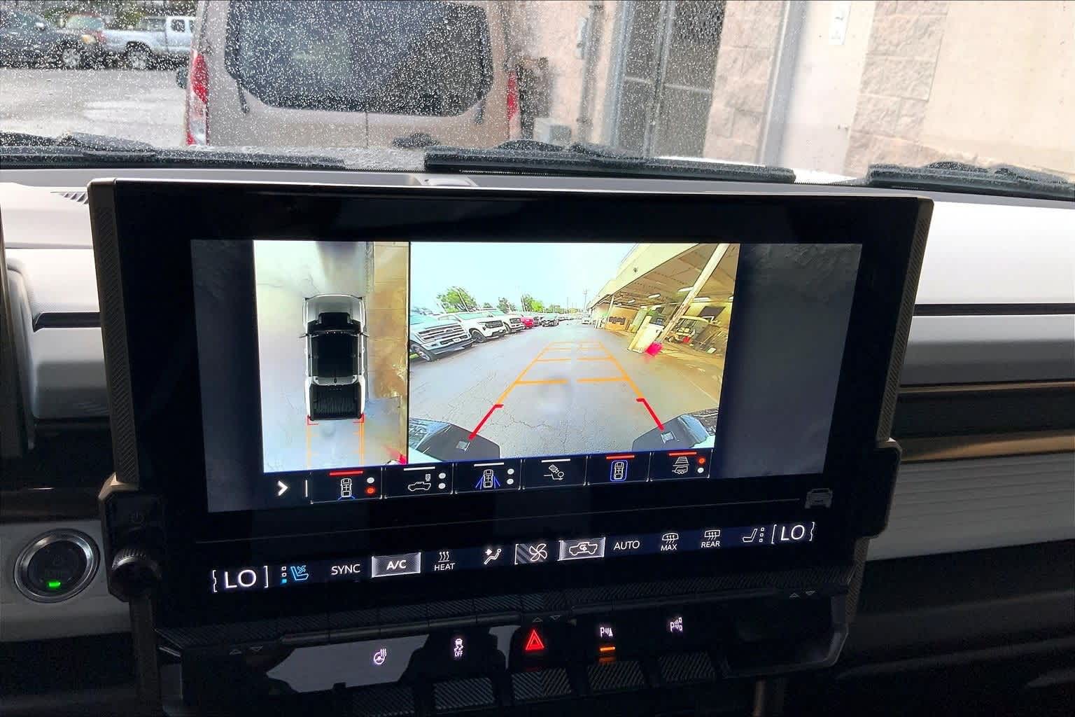 Thumbnail: 2025 GMC Hummer EV - 26