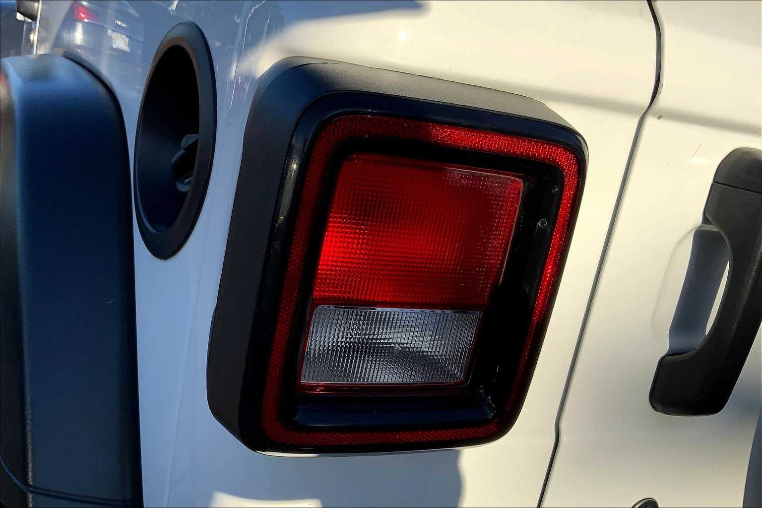 Thumbnail: 2024 Jeep Wrangler - 31