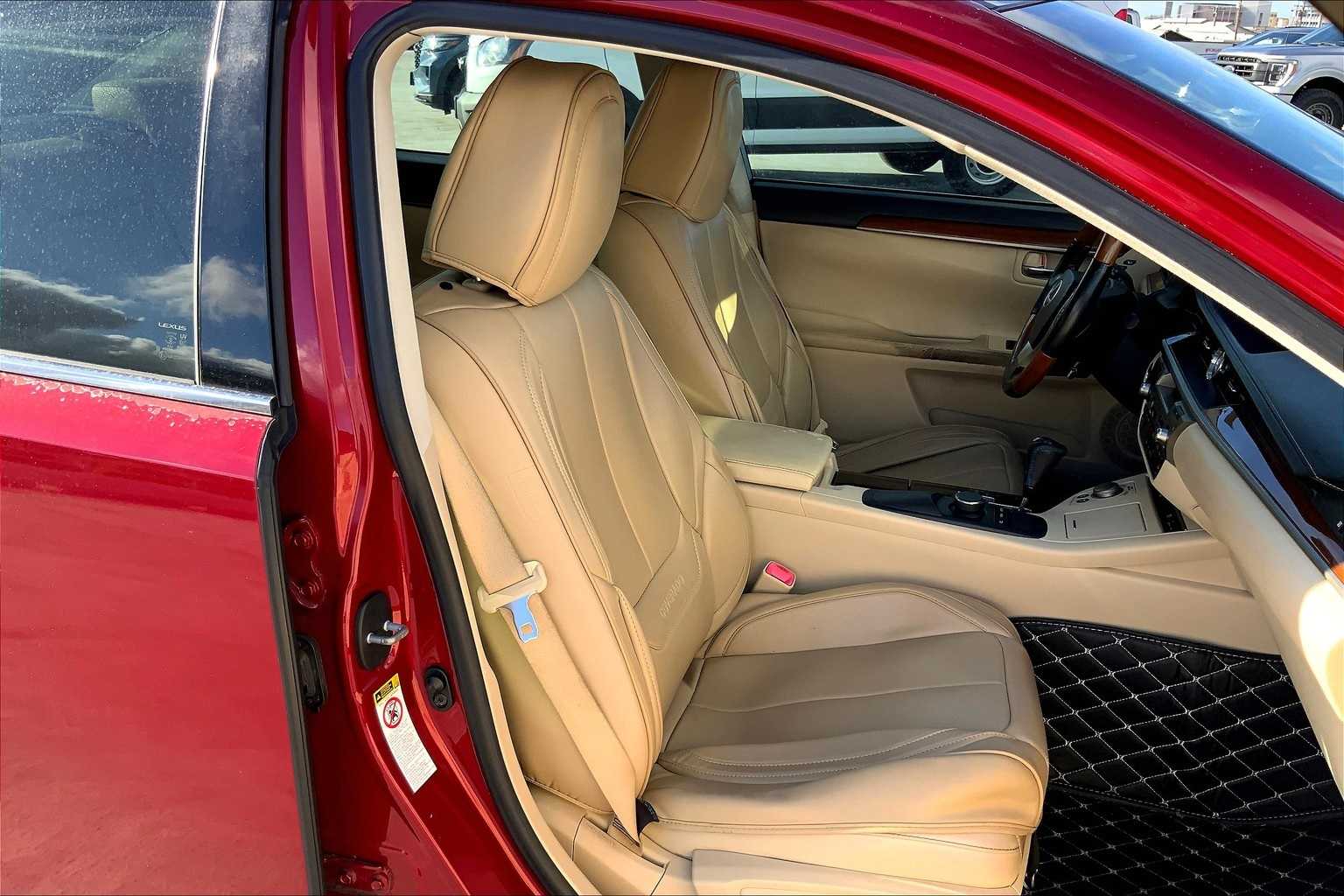 Thumbnail: 2014 Lexus ES - 13
