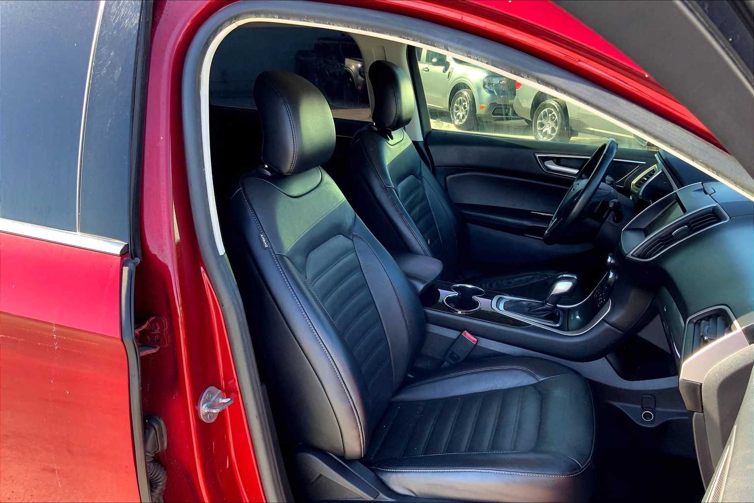 Thumbnail: 2015 Ford Edge - 13