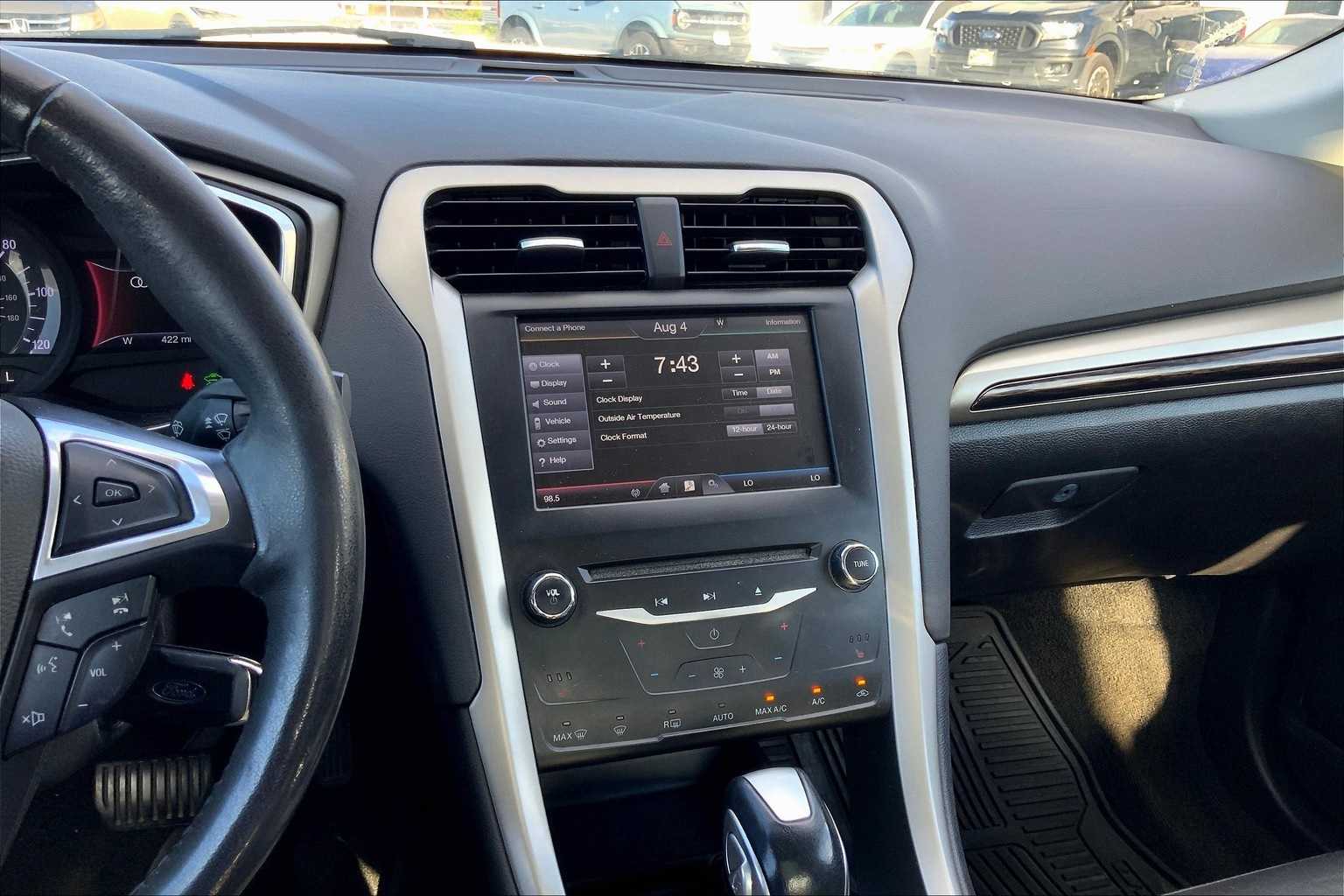 Thumbnail: 2015 Ford Fusion - 15