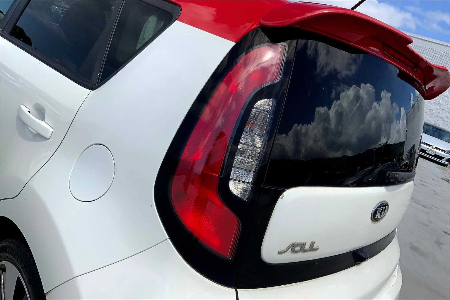 Thumbnail: 2017 Kia Soul - 32