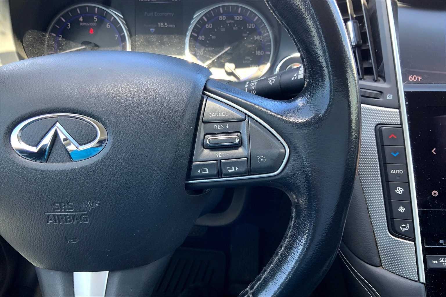 Thumbnail: 2015 INFINITI Q50 - 25