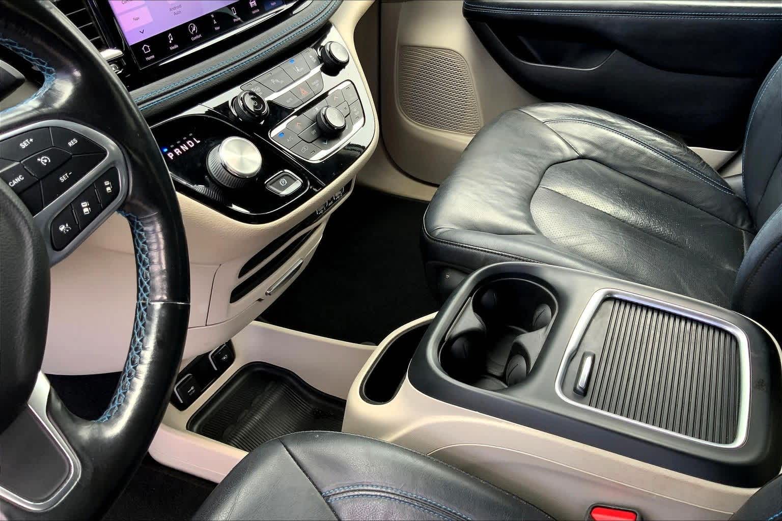 Thumbnail: 2021 Chrysler Pacifica - 16