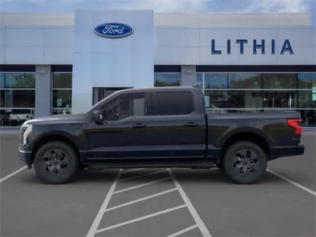 2023 Ford F-150 Lightning XLT photo 3
