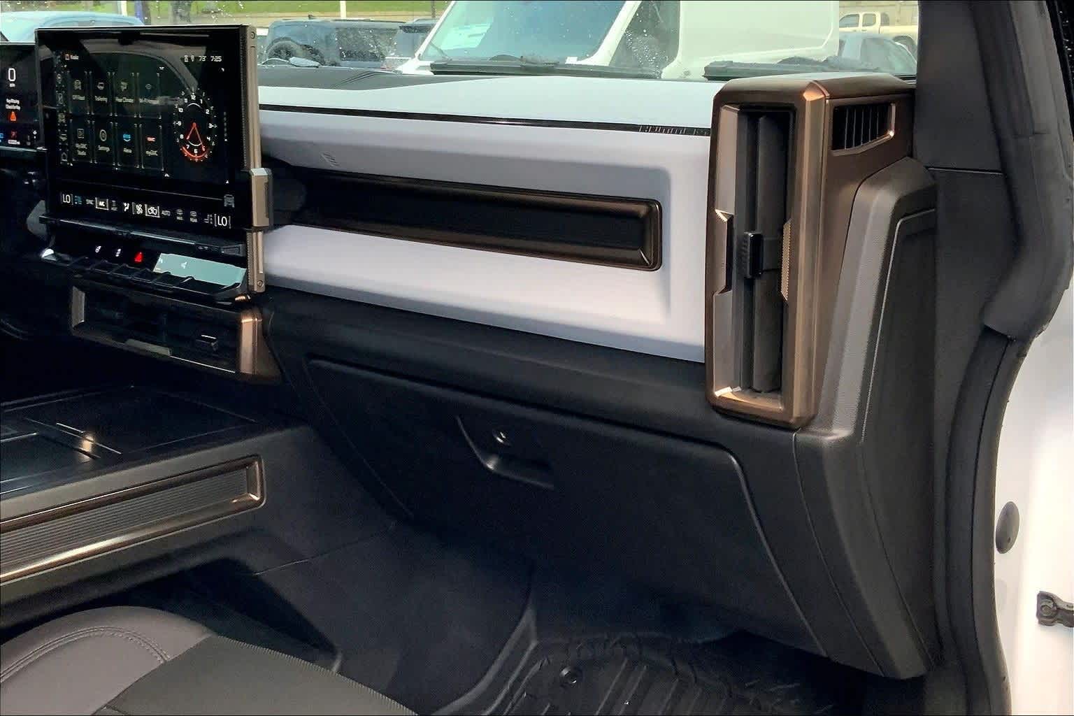 Thumbnail: 2025 GMC Hummer EV - 23