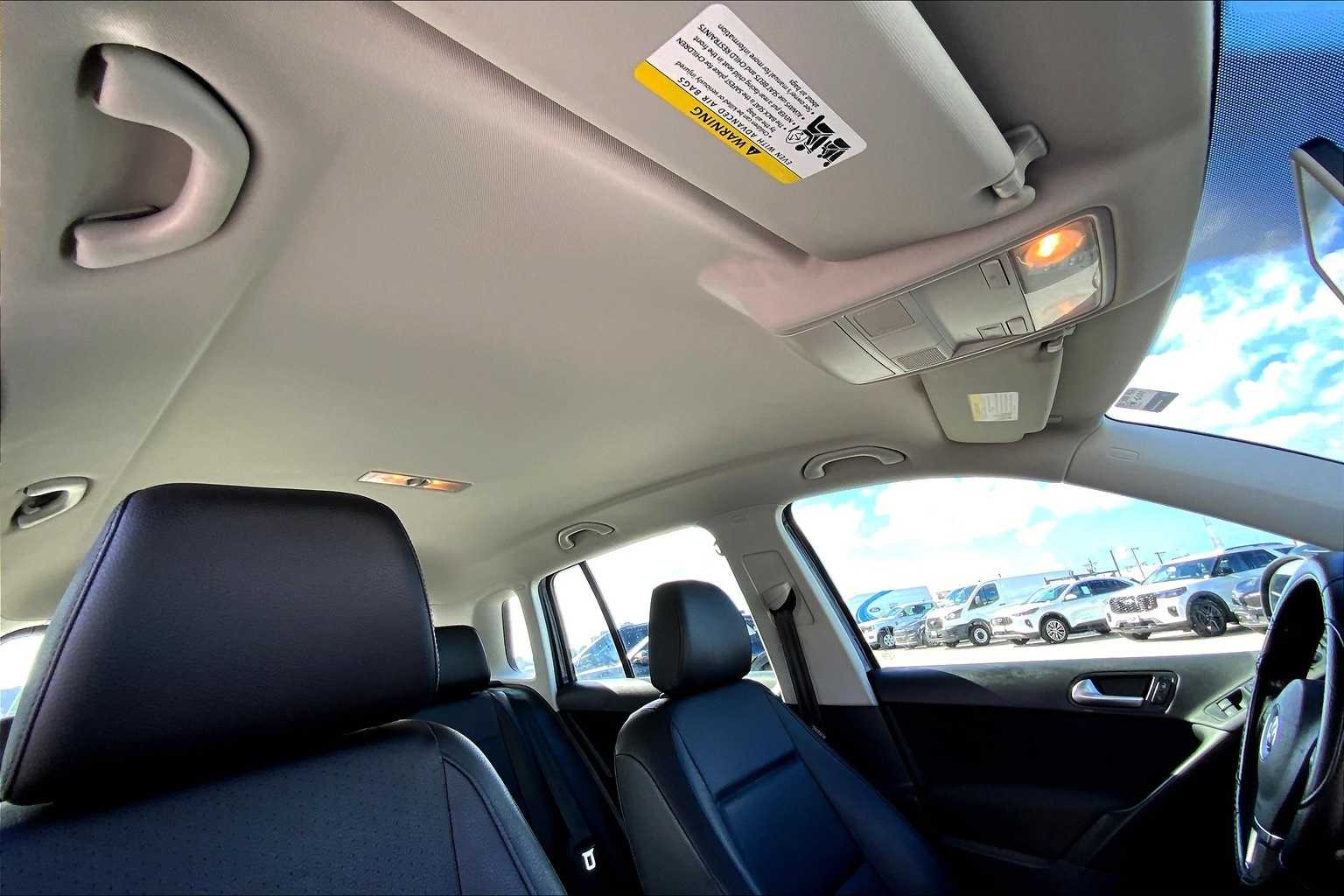 Thumbnail: 2014 Volkswagen Tiguan - 30