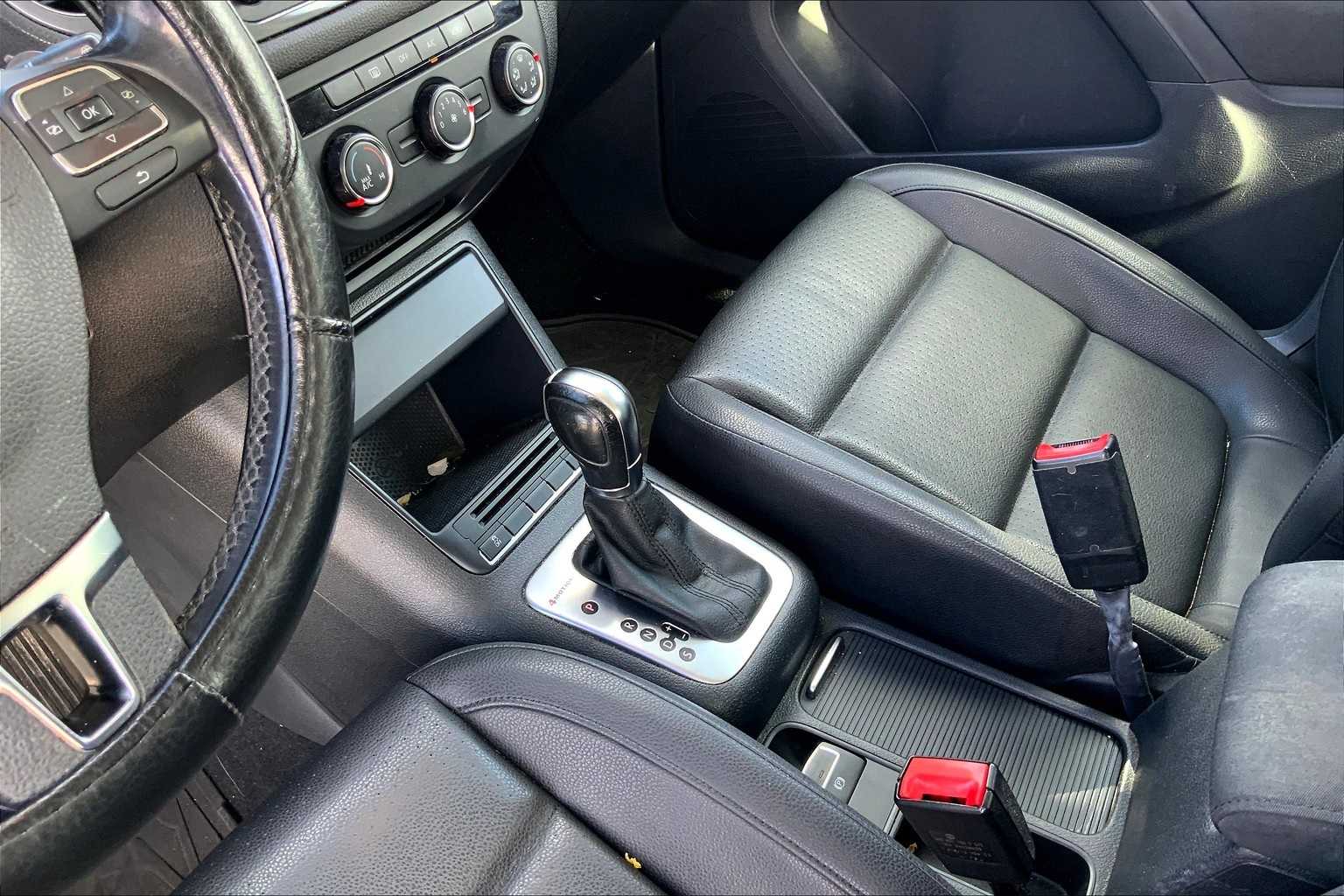 Thumbnail: 2014 Volkswagen Tiguan - 16