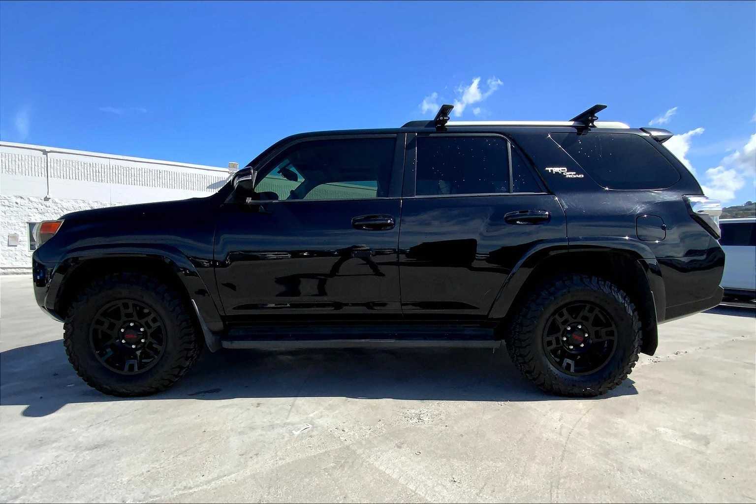 Thumbnail: 2018 Toyota 4Runner - 3