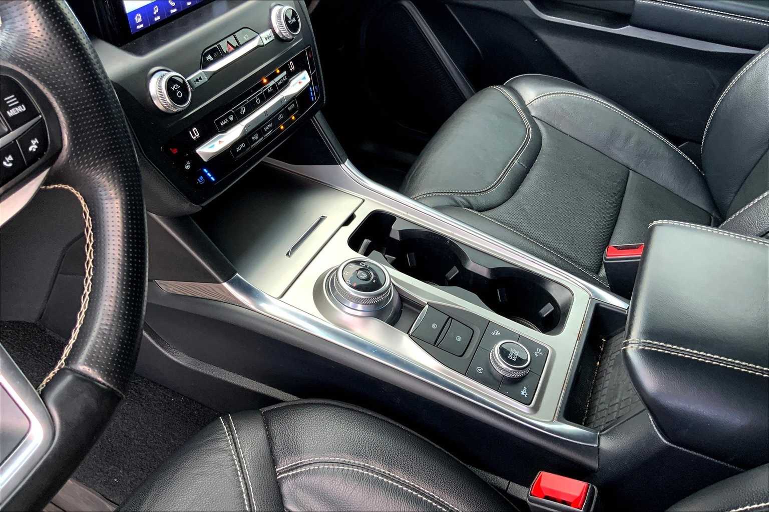 Thumbnail: 2020 Ford Explorer - 16