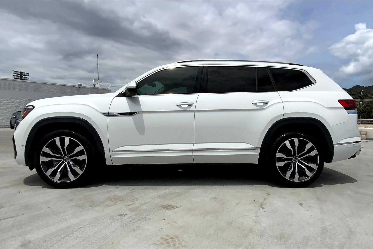 Thumbnail: 2022 Volkswagen Atlas - 3