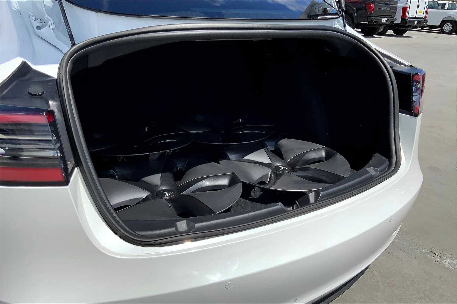 Thumbnail: 2019 Tesla Model 3 - 18