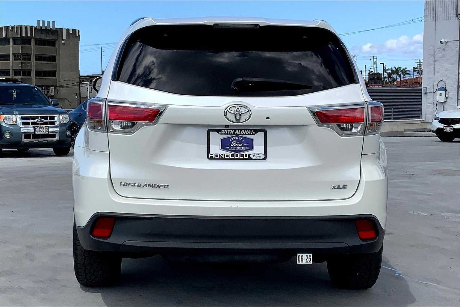 Thumbnail: 2016 Toyota Highlander - 5