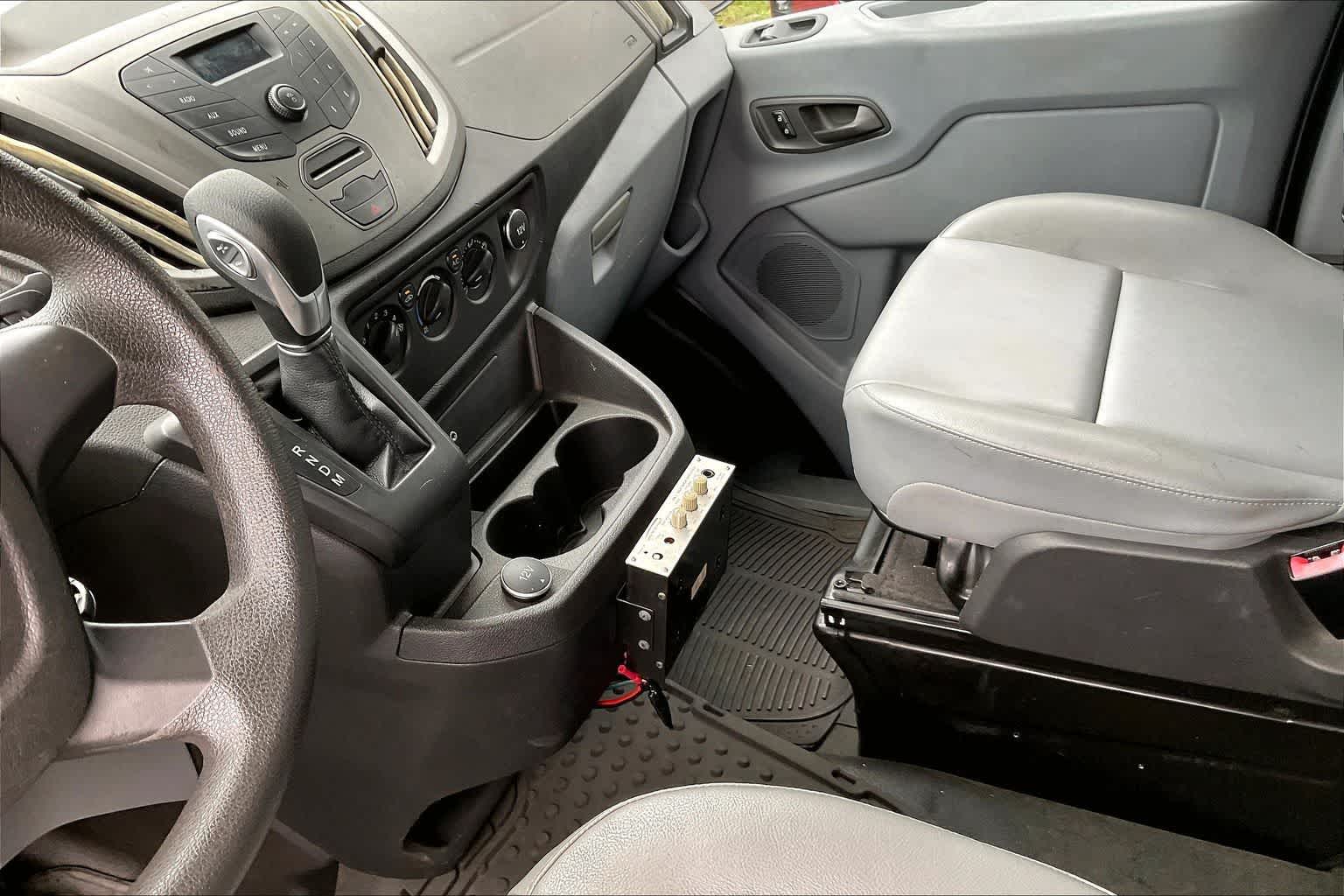 Thumbnail: 2017 Ford Transit Series - 16