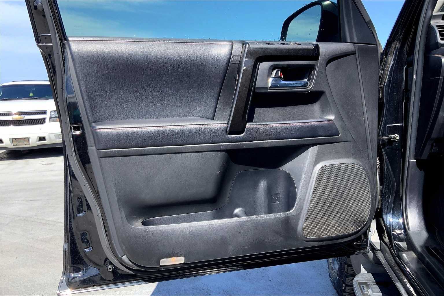 Thumbnail: 2018 Toyota 4Runner - 27
