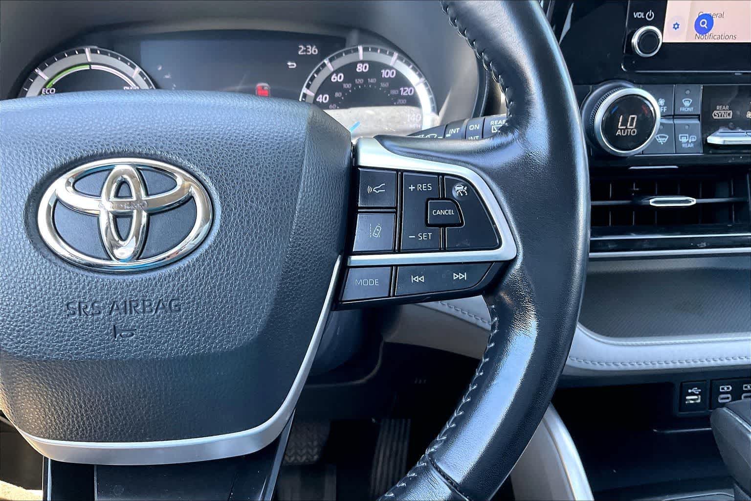 Thumbnail: 2023 Toyota Highlander - 25