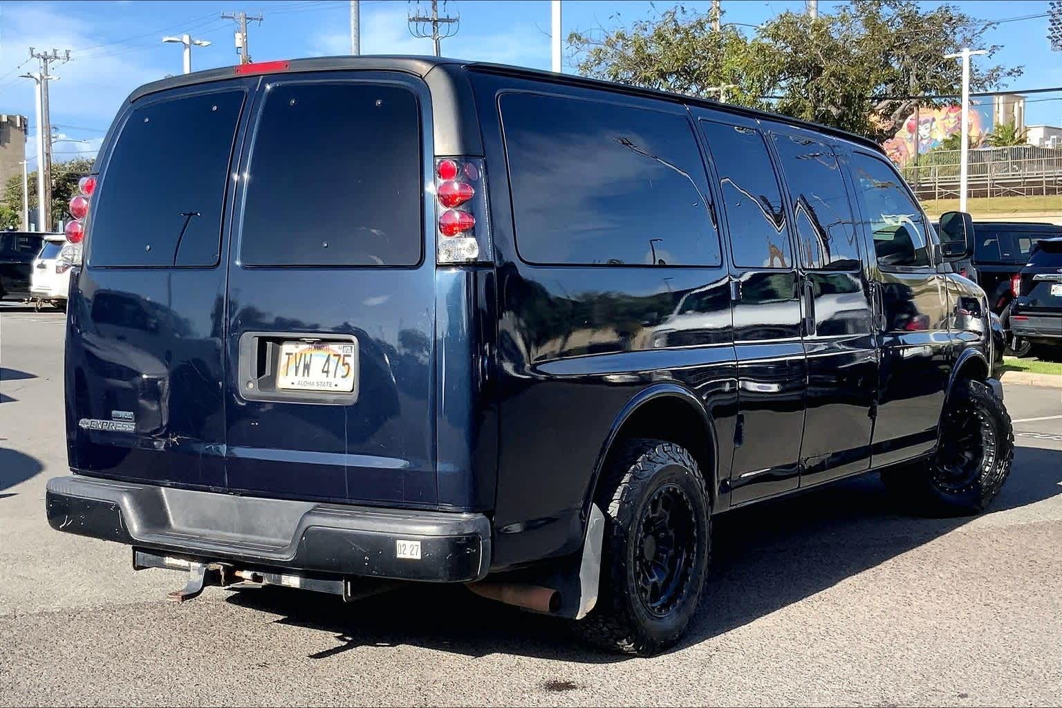 Thumbnail: 2011 Chevrolet Express - 22