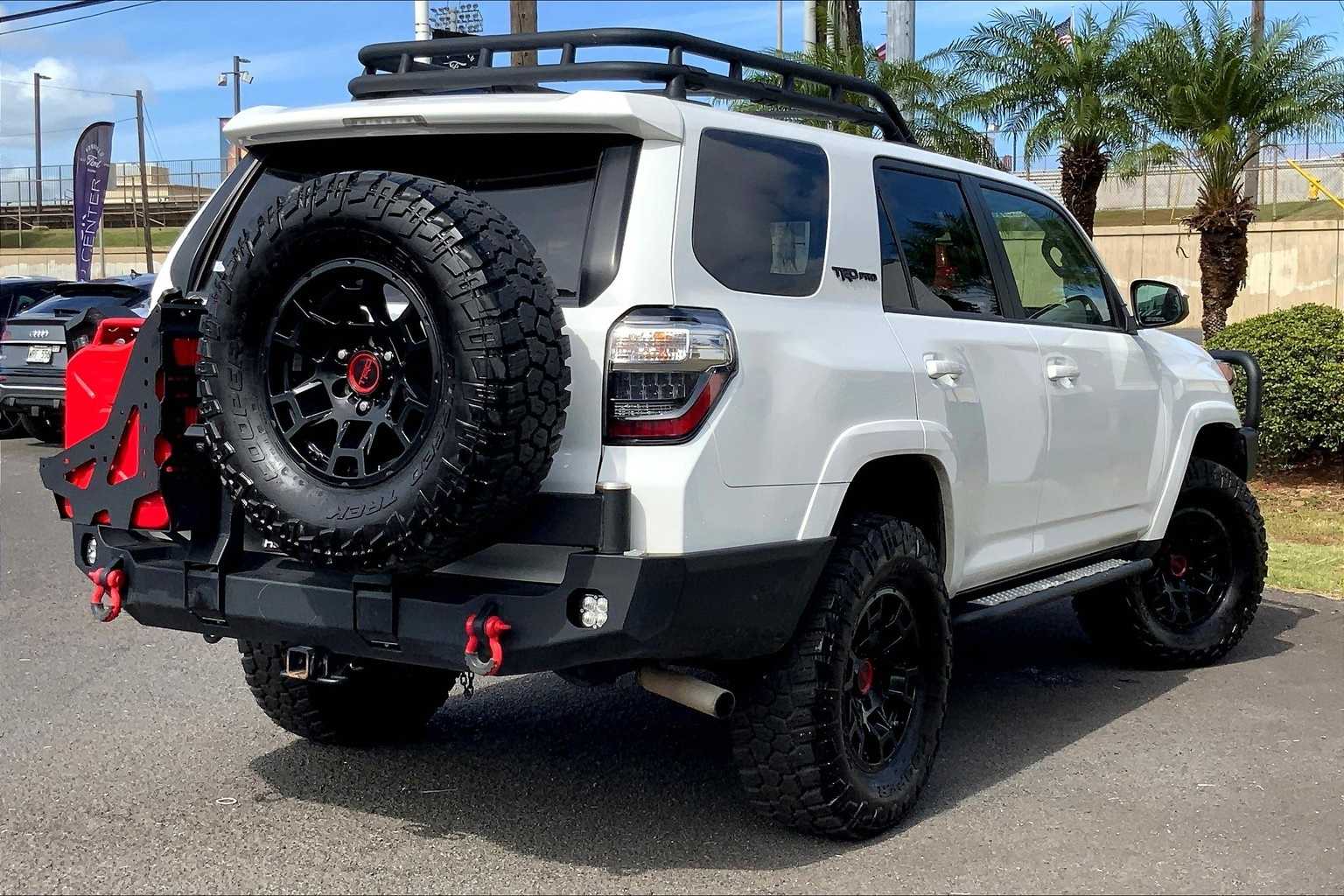 Thumbnail: 2022 Toyota 4Runner - 22