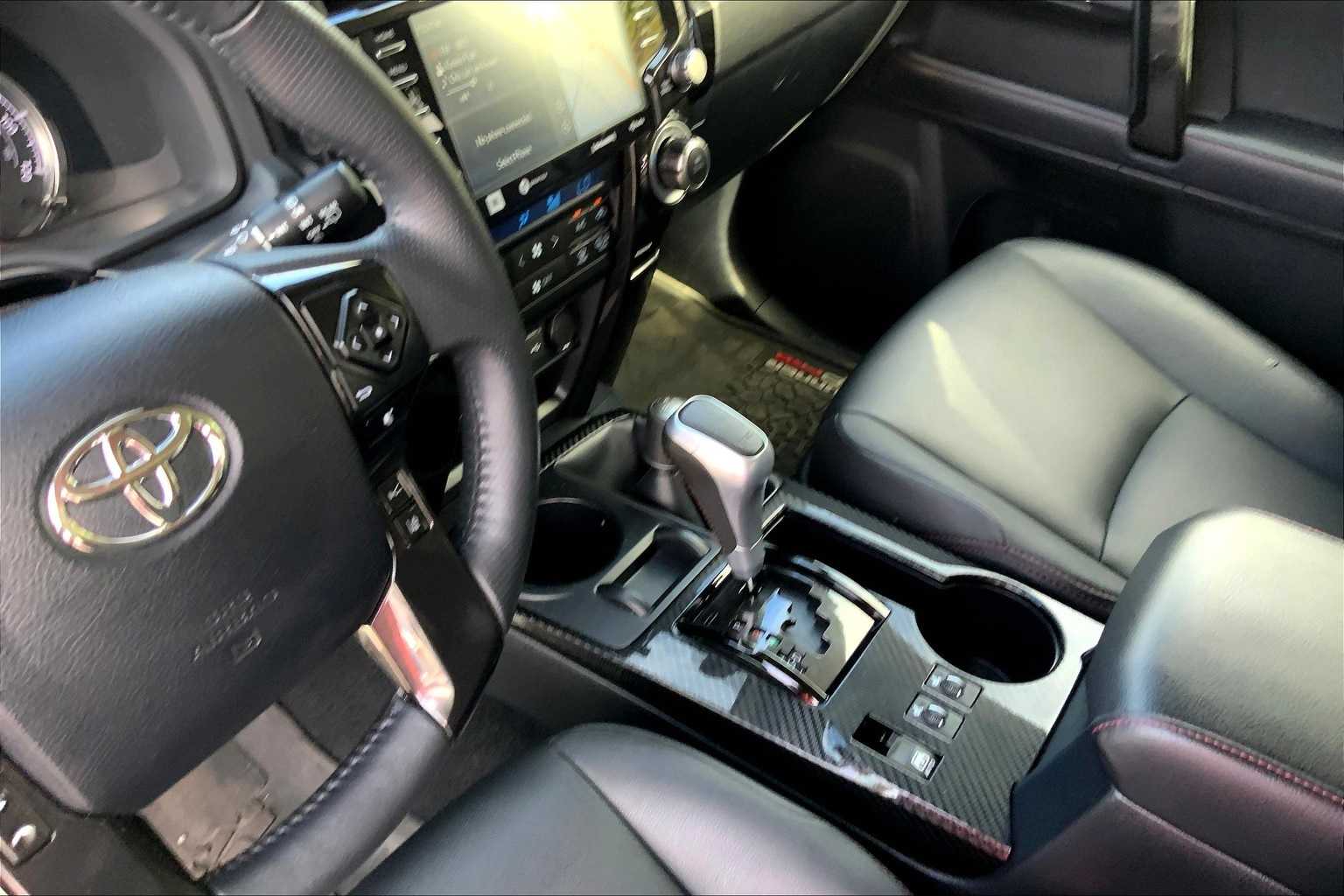 Thumbnail: 2022 Toyota 4Runner - 16