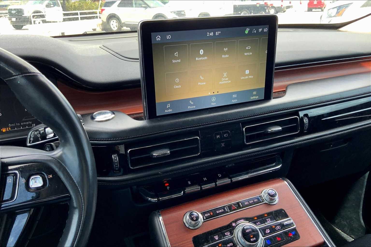 Thumbnail: 2022 Lincoln Aviator - 15