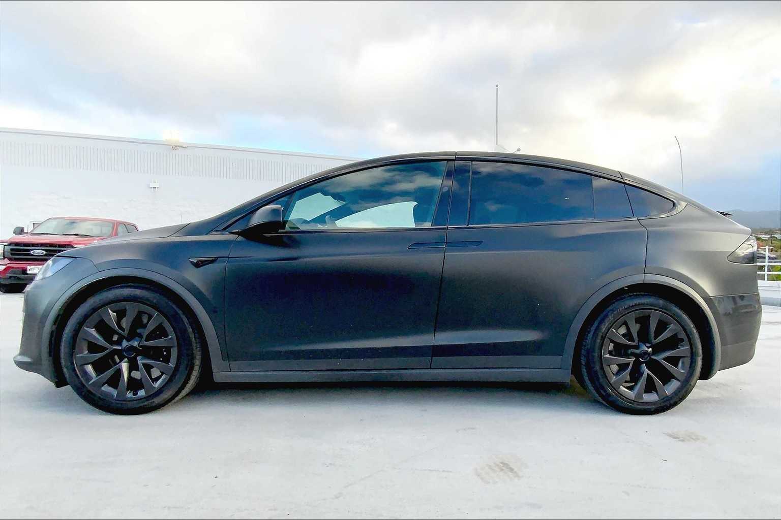 Thumbnail: 2023 Tesla Model X - 3