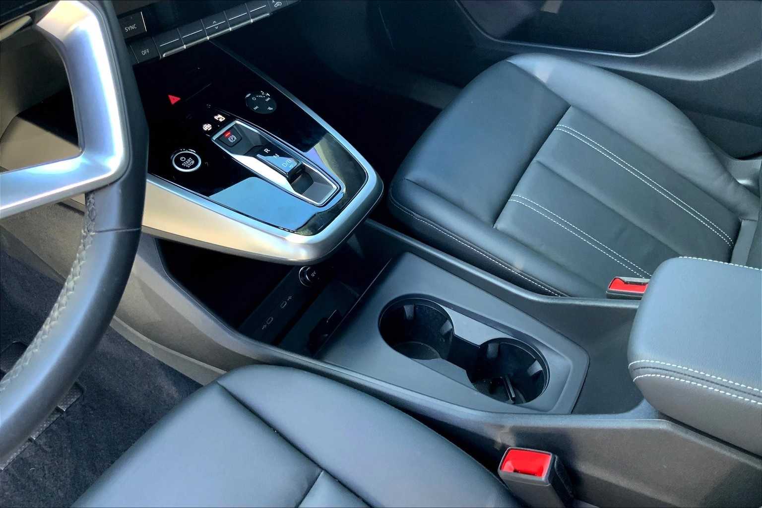 Thumbnail: 2023 Audi Q4 e-tron - 16