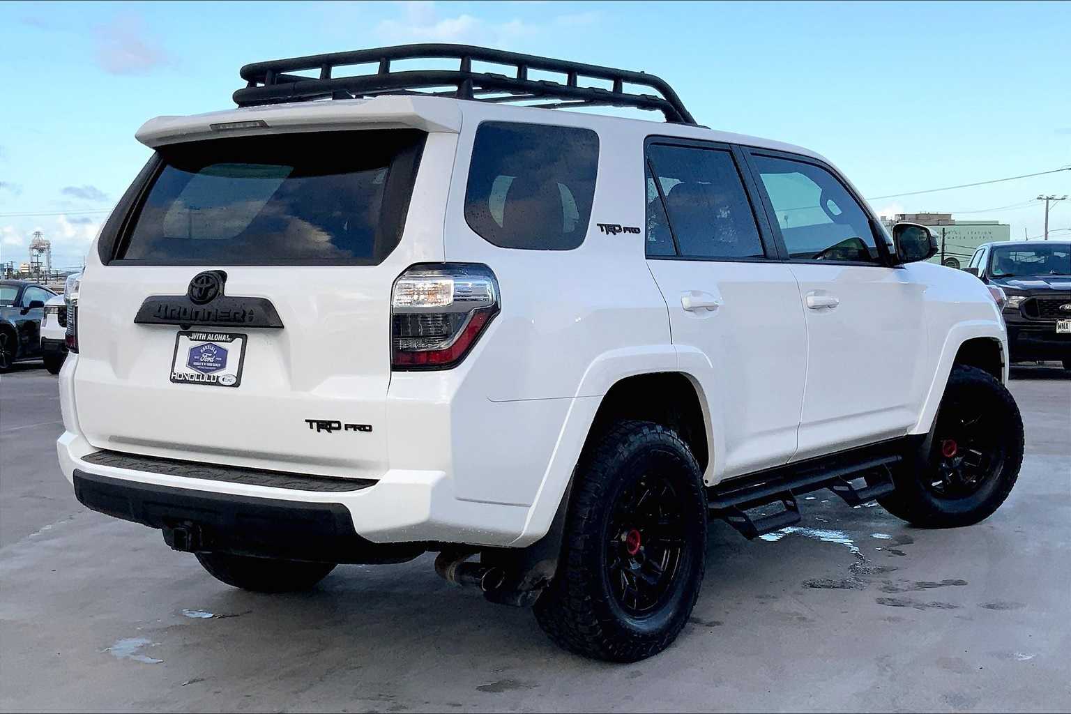 Thumbnail: 2022 Toyota 4Runner - 22