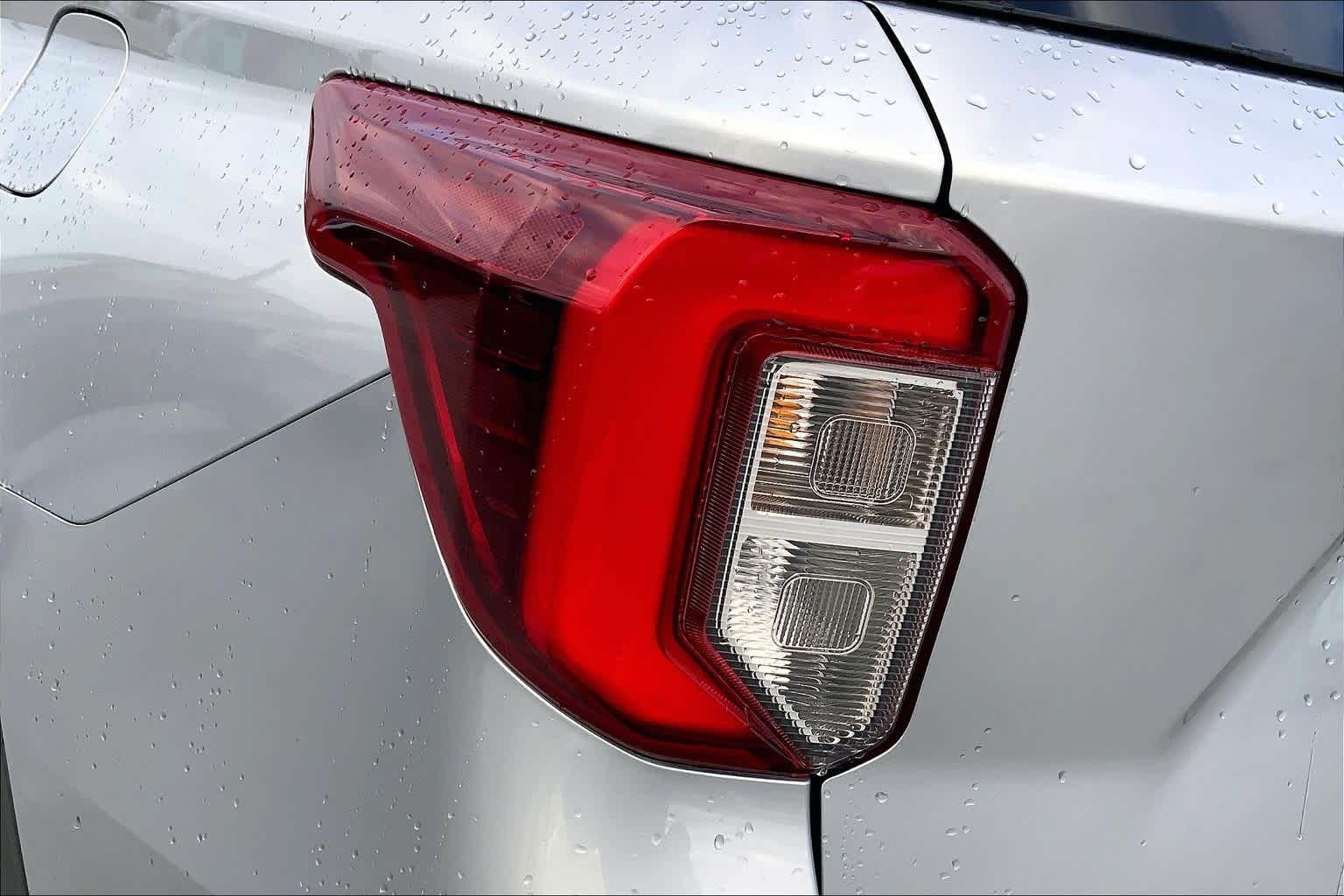 Thumbnail: 2021 Ford Explorer - 32