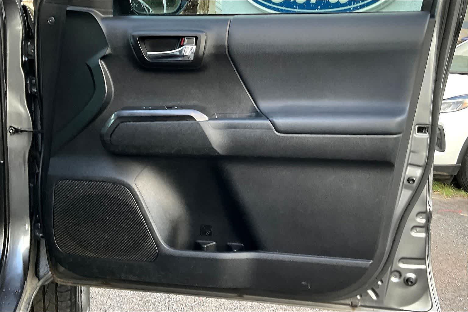 Thumbnail: 2021 Toyota Tacoma - 28