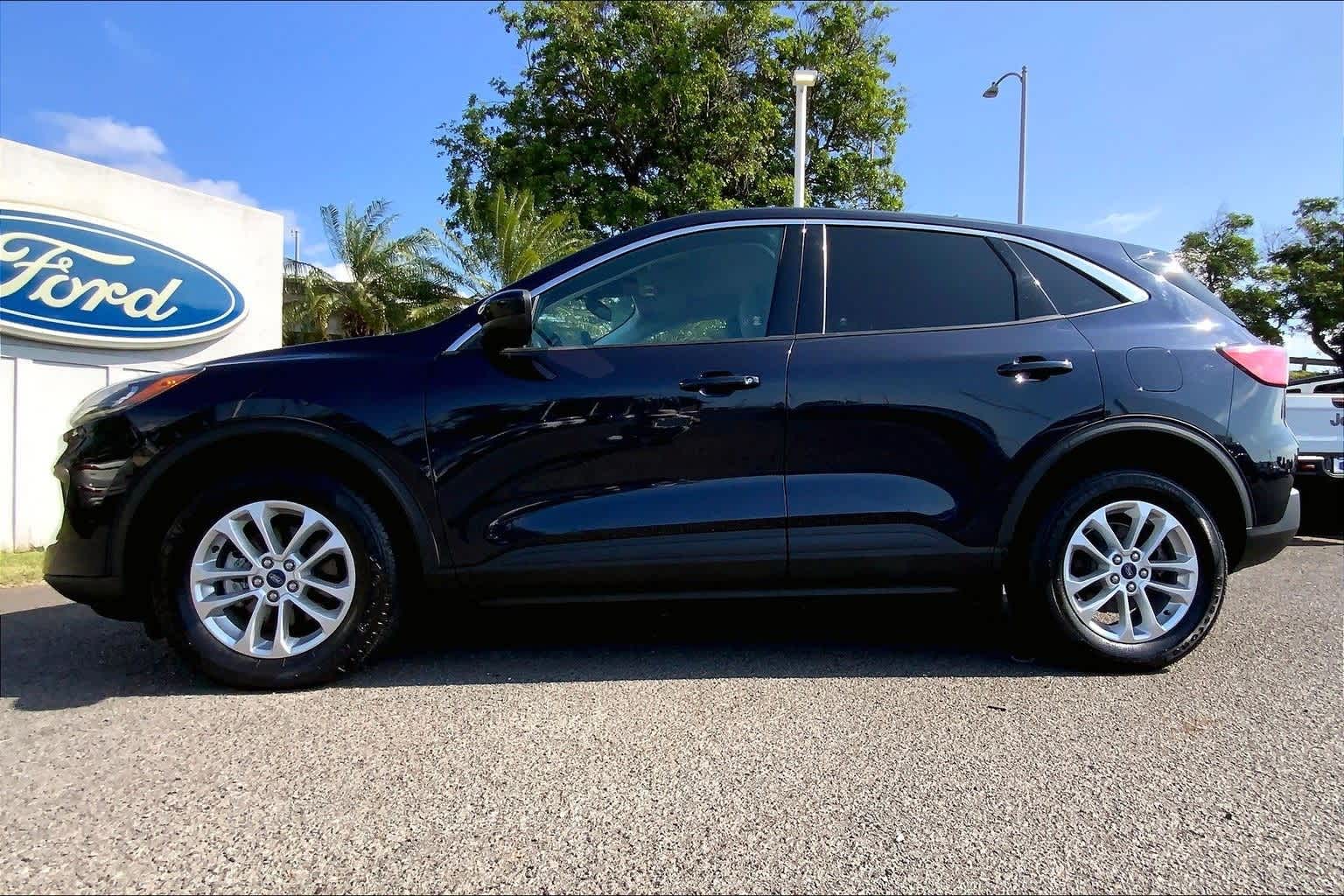 Thumbnail: 2021 Ford Escape - 3