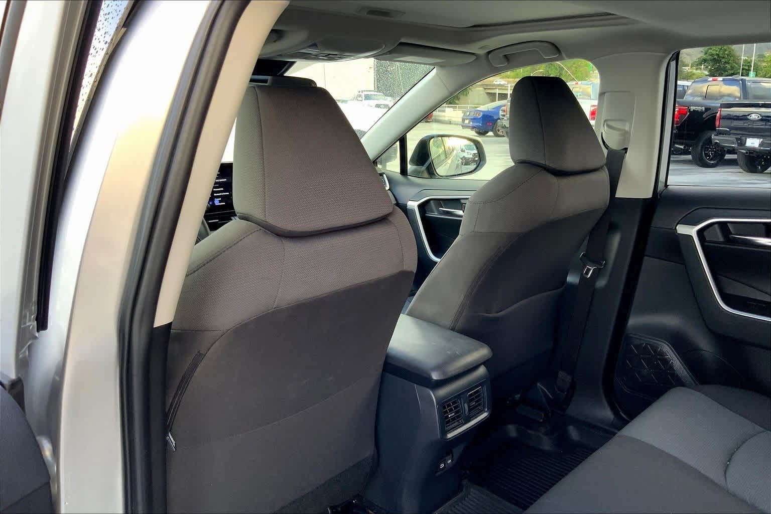 Thumbnail: 2025 Toyota RAV4 - 12