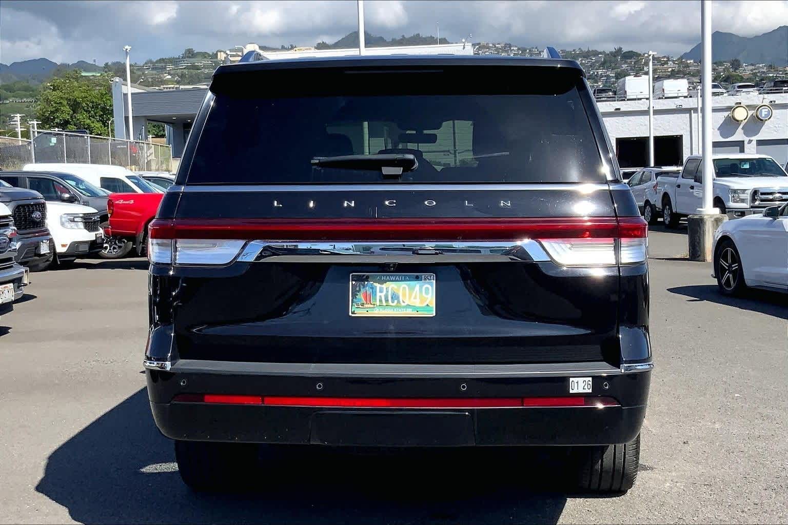 Thumbnail: 2022 Lincoln Navigator - 5