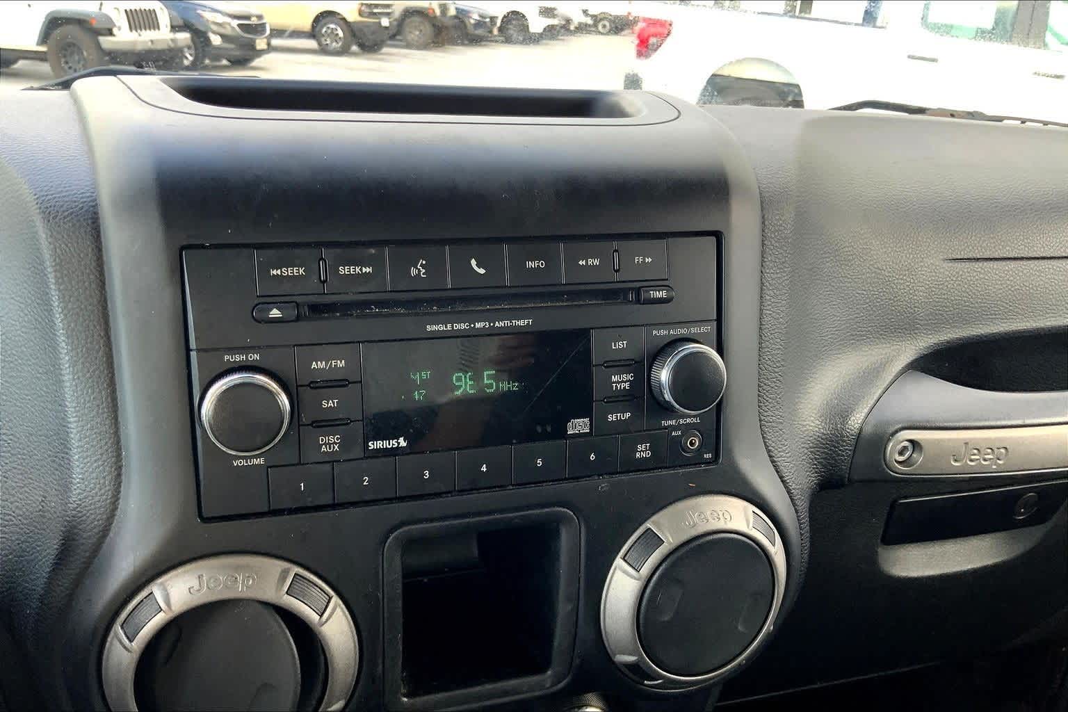 Thumbnail: 2015 Jeep Wrangler - 26