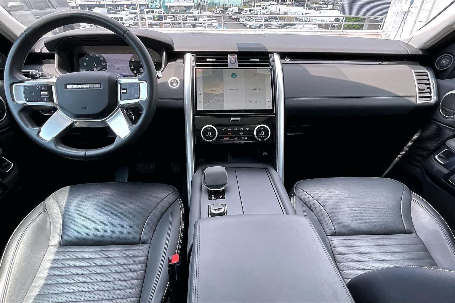 Thumbnail: 2024 Land Rover Discovery - 10