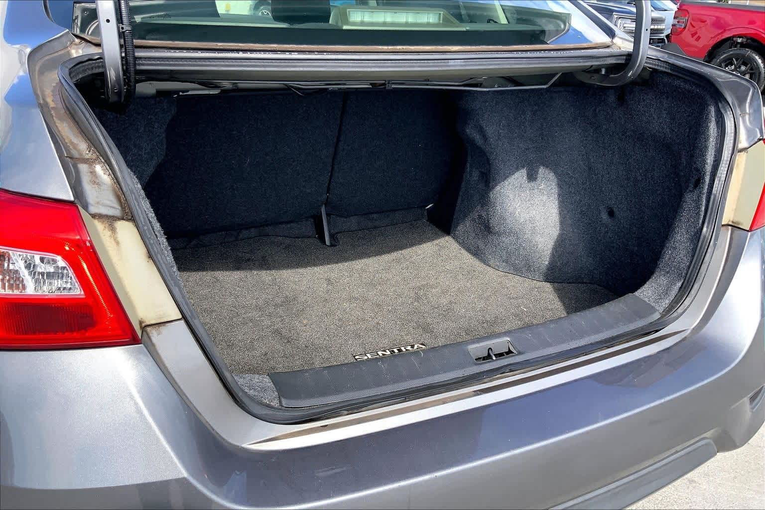 Thumbnail: 2019 Nissan Sentra - 18