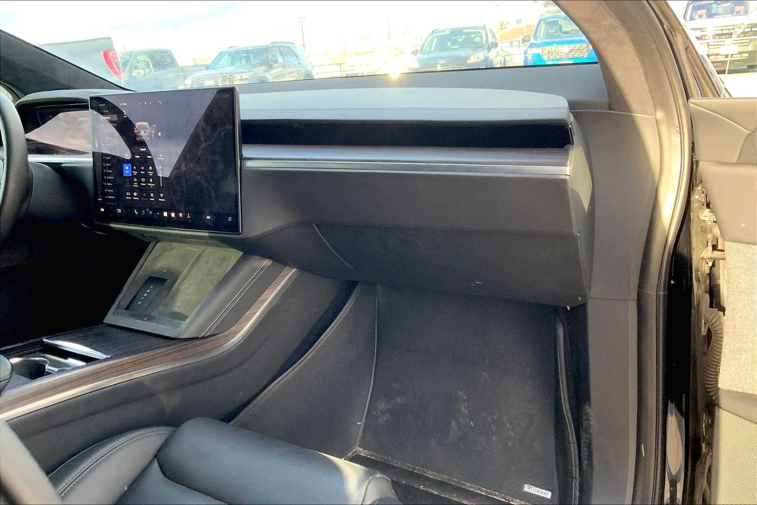 Thumbnail: 2023 Tesla Model X - 23