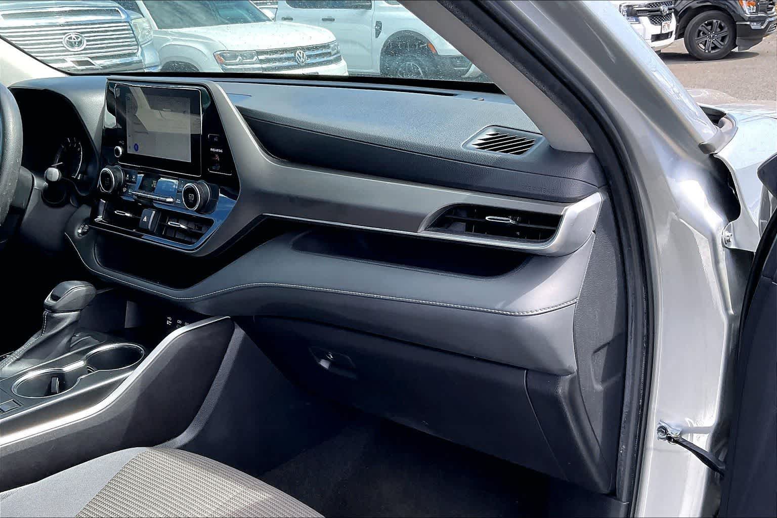 Thumbnail: 2023 Toyota Highlander - 23