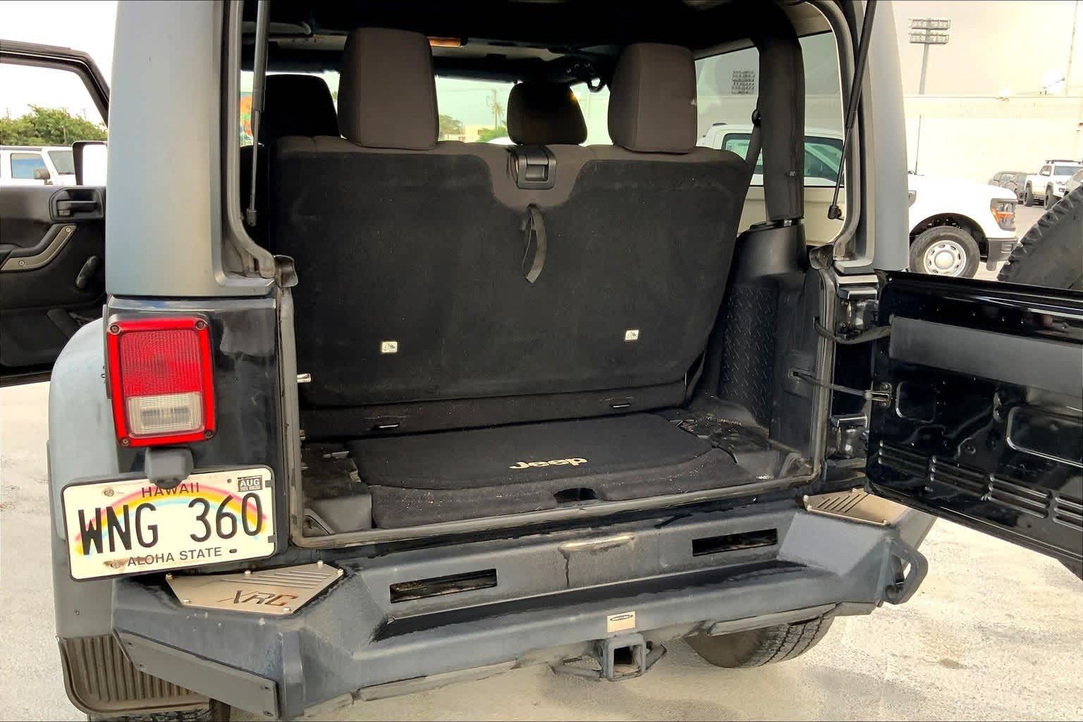 Thumbnail: 2015 Jeep Wrangler - 18