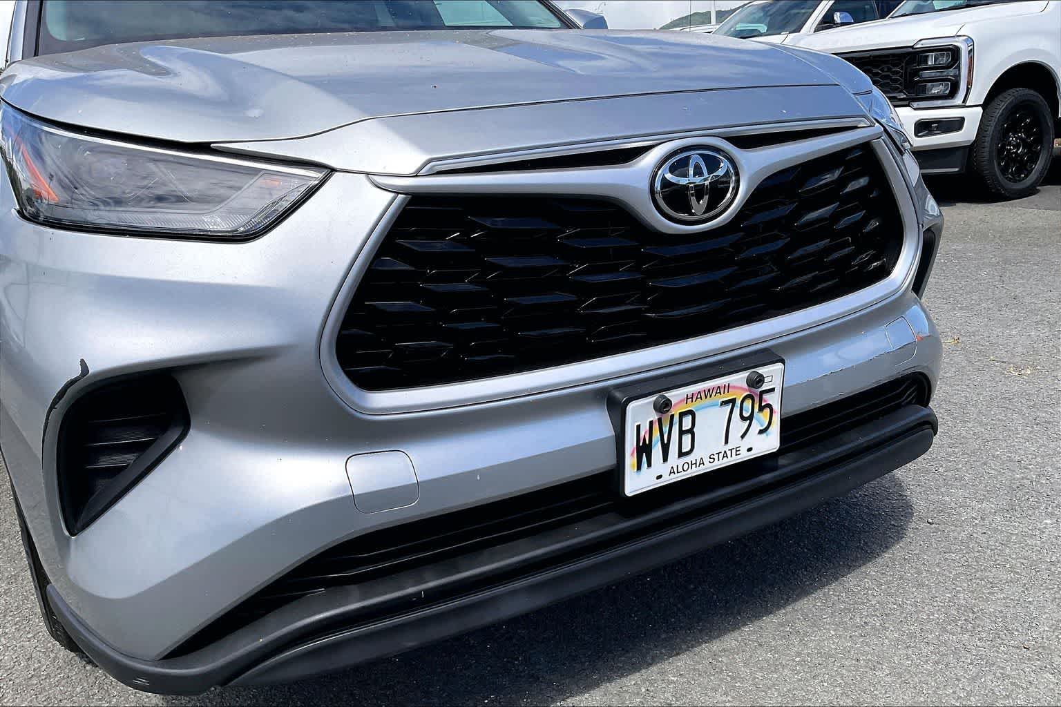Thumbnail: 2023 Toyota Highlander - 33