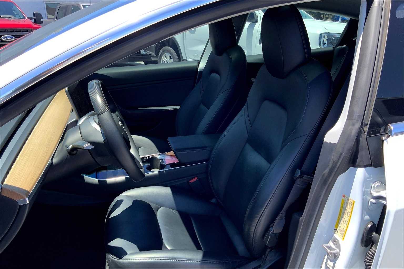 Thumbnail: 2019 Tesla Model 3 - 11